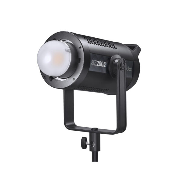 Alternative view of Godox 200W Zoomable (2800-6500K) LED Light