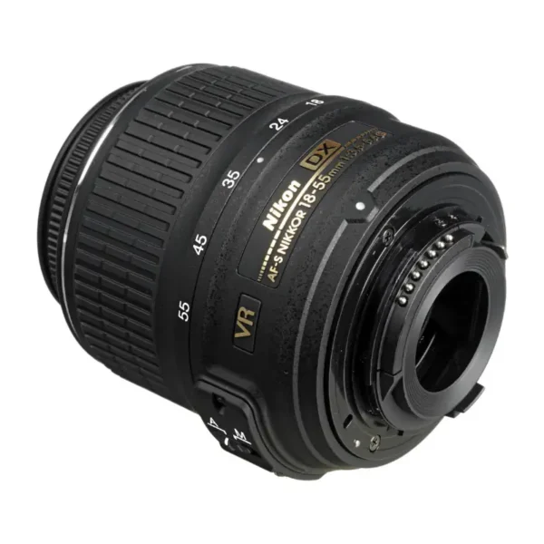 Alternative view of Nikon AF-S DX NIKKOR 18-55mm f/3.5-5.6G VR